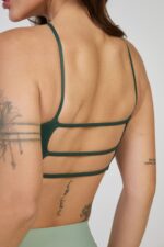 Detalhes do Top Amanda.